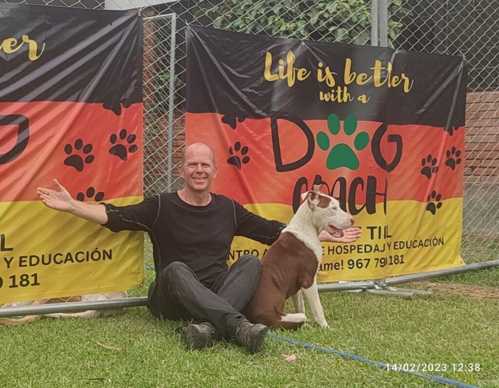 El concepto de hospedaje canino en Lima con amor cobra vida en Dog Coach Expert. Aquí, tu perro no solo encontrará un lugar seguro y confortable donde quedarse, sino un segundo hogar lleno de amor, cuidado y comprensión.